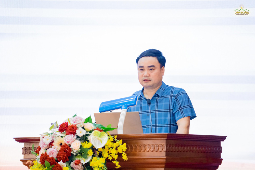 Ông Phạm Xuân Thành - Trưởng Phòng Văn hóa Thông tin Thành phố Uông Bí chia sẻ tại khóa học phổ biến kiến thức về Quốc phòng, An ninh.