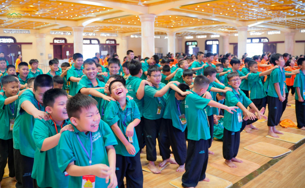 Khoảnh khắc vui vẻ trong lúc giải lao giữa buổi chia sẻ
