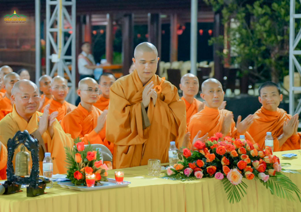 Đại đức Thích Nguyên Phước – Ủy viên Ban Trị sự Phật giáo tỉnh Thanh Hóa, Trưởng Ban Trị sự GHPGVN huyện Cẩm Thủy tham dự chương trình