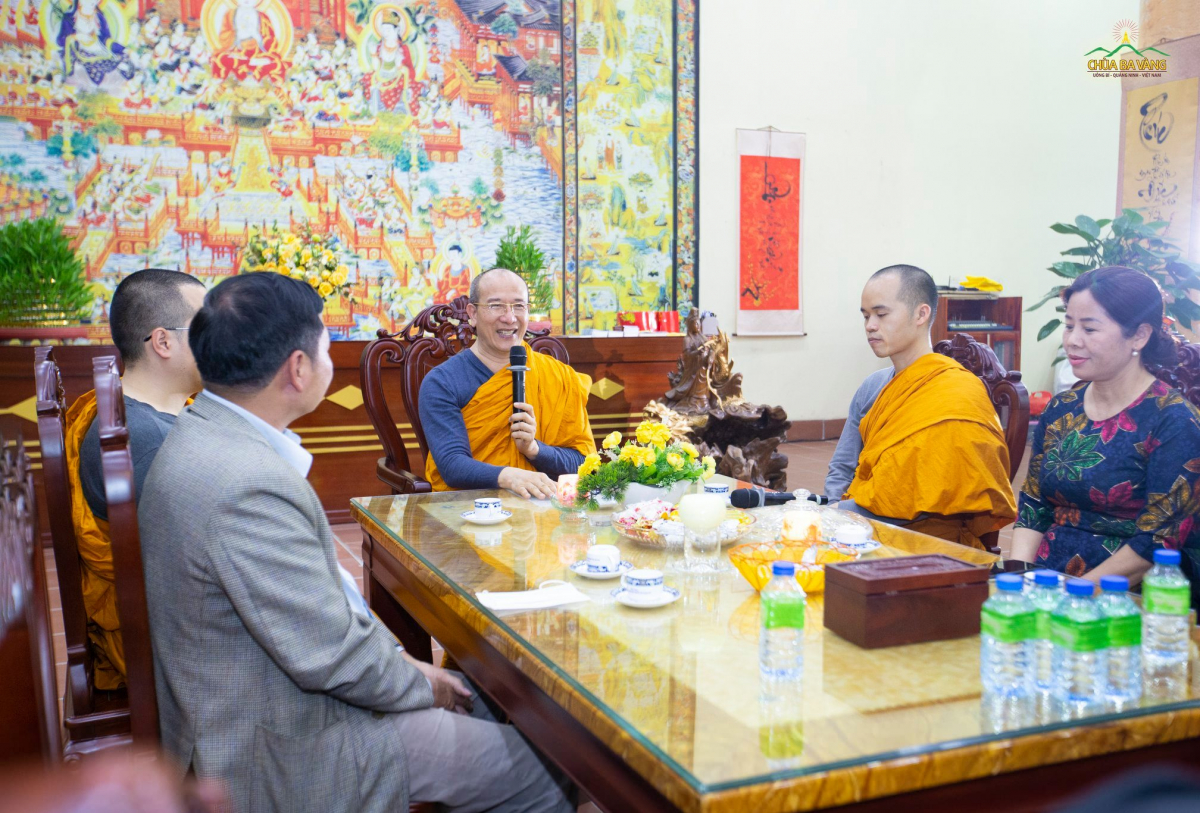 Sư Phụ Thích Trúc Thái Minh có một thời chia sẻ về Phật Pháp với Công ty HD Hoàng Dương và Công ty chăm sóc sắc đẹp Cent Beauty
