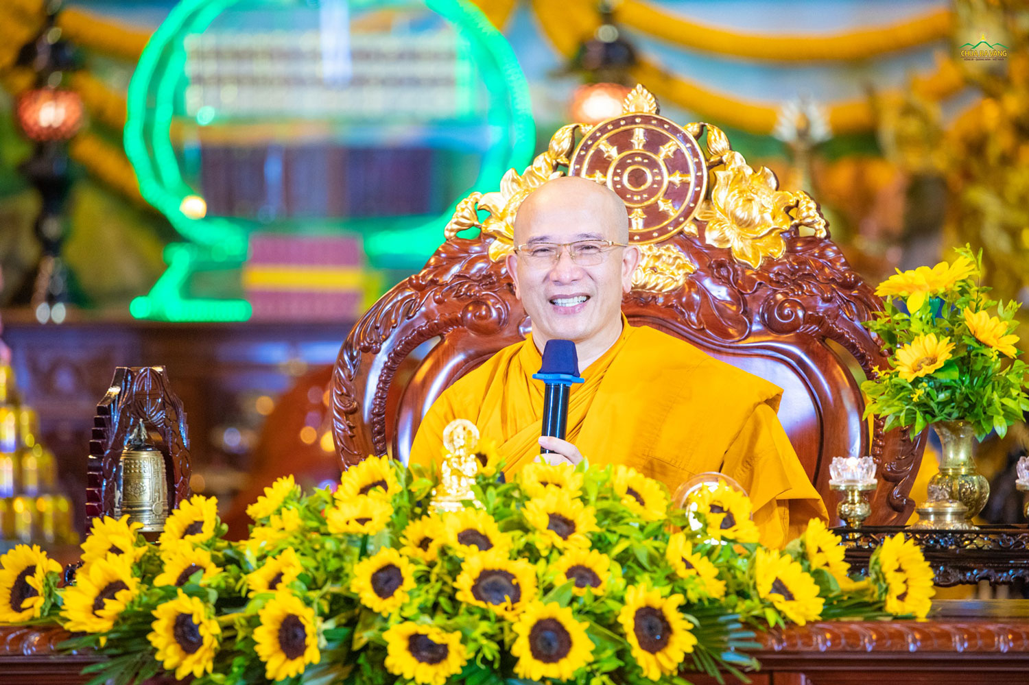 Sư Phụ Thích Trúc Thái Minh giảng giải Phật Pháp trong những buổi tu học định kỳ hàng tháng (ảnh minh họa)