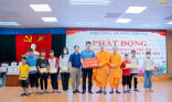 Chùa Ba Vàng chung tay công cuộc chăm sóc trẻ em phường Quang Trung