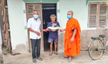 Trao tặng phần quà tình thương đến đồng bào vùng dịch Trà Vinh - chùa Ba Vàng chung tay cùng cả nước lan tỏa những điều ý nghĩa