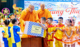 Chùa Ba Vàng tặng quà Tết trung thu cho các em nhỏ tại các khu dân cư và cơ sở trường học trên địa bàn TP Uông Bí