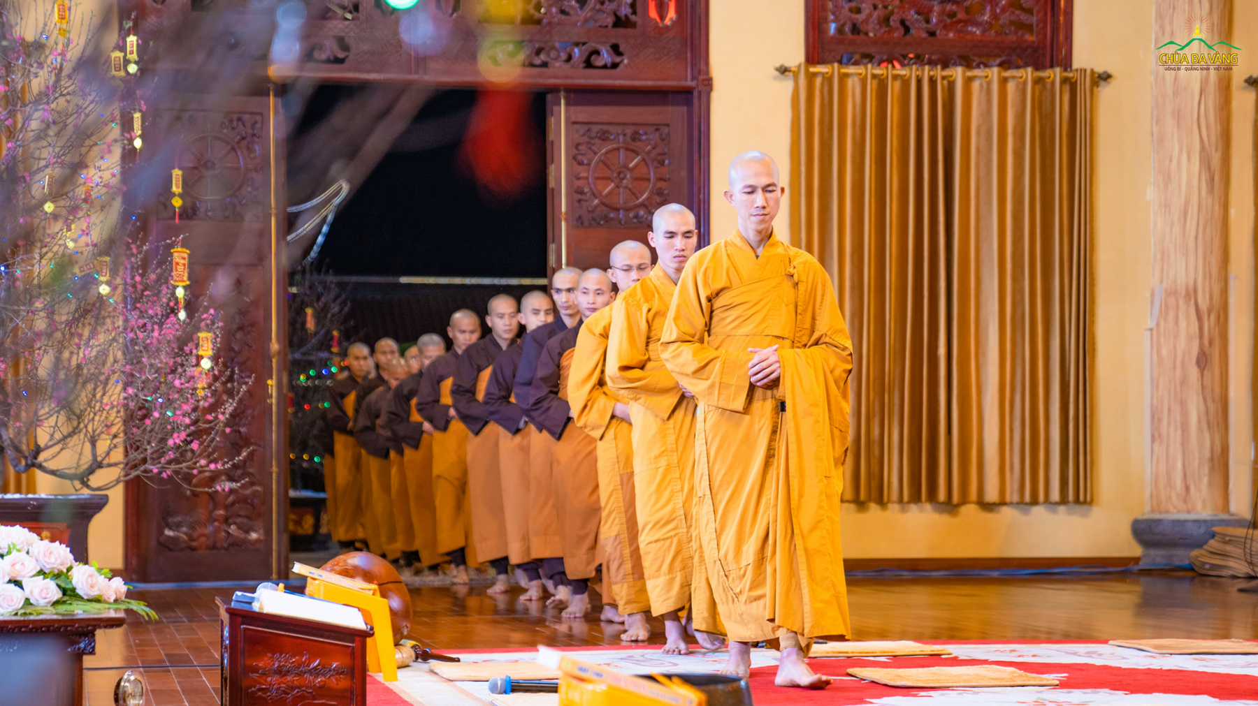 Chư Tăng chùa Ba Vàng trang nghiêm quang lâm Chính điện tác lễ sám hối cuối năm