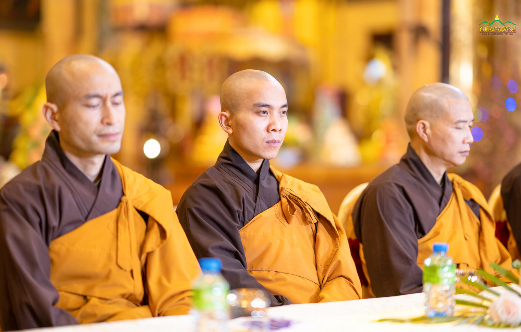 Đại diện chư Tăng chùa Ba Vàng tham dự buổi lễ