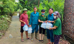 Bão lũ không lạnh vì có yêu thương