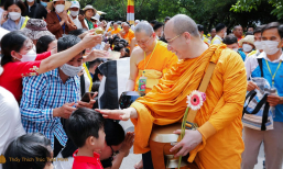 Ấn tượng lễ đặt bát cúng dường chư Tăng trong đại lễ Phật Đản 2022 chùa Ba Vàng