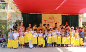 CLB Phật tử Bông Sen Vàng tổ chức chương trình vui đón trung thu cho các em học sinh