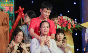 Xúc Động Buổi Lễ Rửa Chân: Trải Lòng Của Người Mẹ Đến Từ Phú Quốc
