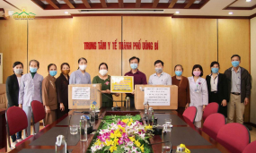 CLB Cúc Vàng - chùa Ba Vàng chung tay cùng Trung tâm Y tế TP Uông Bí - Quảng Ninh phòng, chống Covid-19