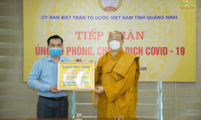 Chung tay phòng, chống COVID-19: Chùa Ba Vàng trao gửi 50 triệu đồng đến Ủy ban Mặt trận Tổ quốc Việt Nam tỉnh Quảng Ninh