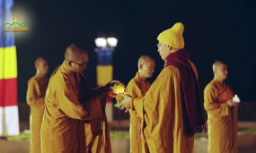 Ấn tượng và xúc động đêm Hoa đăng kính mừng ngày Phật đản sinh tại chùa Ba Vàng