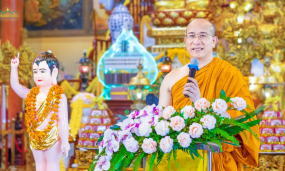 Thầy Thích Trúc Thái Minh tuyên đọc thông điệp lễ Phật đản 2021 của Đức Pháp chủ GHPGVN