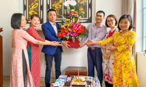 Phật tử chùa Ba Vàng hân hoan chào mừng ngày Quốc tế Phụ nữ 8/3