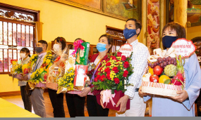 Tâm thành tri ân - Phật tử chùa Ba Vàng cúng dường Tam Bảo nhân ngày Đức Phật xuất gia