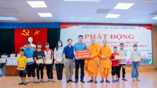 Chùa Ba Vàng chung tay công cuộc chăm sóc trẻ em phường Quang Trung