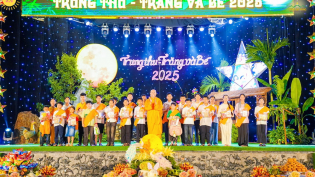 Hạnh phúc khi đón nhận món quà Trung thu đặc biệt!