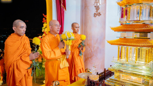 |Lắng đọng niềm kính nhớ khôn nguôi| Lễ Dâng y, dâng hoa tưởng niệm ngày Đấng Cha Lành nhập Niết bàn