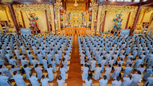 Tứ chúng chùa Ba Vàng dũng mãnh phát tâm Bồ đề - Vì hạnh phúc cho bản thân, vì hạnh phúc cho muôn loài chúng sinh