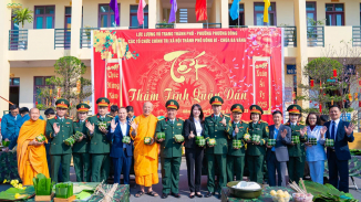 Xuân đoàn kết, Tết thắm tình quân dân