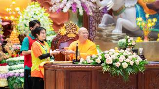 Các bạn còn nhớ mấy điều lợi ích của việc xa lìa tà kiến?