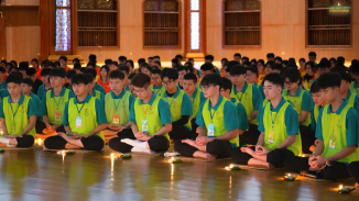 Tĩnh lặng bên hương trà thơm: Tuổi trẻ chúng mình đã có một ngày an yên như thế…