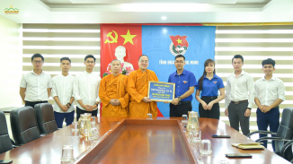 Chùa Ba Vàng trao tặng 50 triệu đồng ủng hộ Giải Marathon ở Cô Tô Tỉnh Quảng Ninh