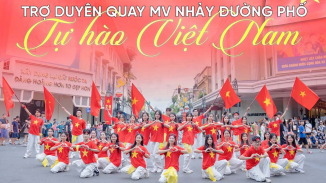 Nhờ duyên các cháu quay MV “Tự hào Việt Nam” mà đạo tràng có cơ hội hỗ trợ phục vụ cho đoàn các bữa ăn