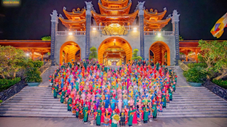 Những khoảnh khắc vui tươi trong đêm liên hoan văn nghệ mừng ngày 20/10