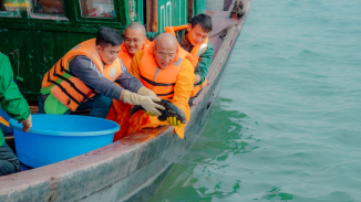 Phóng sinh đầu năm - Hồi hướng nguyện cầu đất nước hưng thịnh thái bình, nhân dân ấm no hạnh phúc