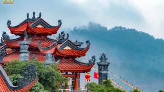 Một sáng sương bay chốn cửa thiền