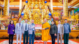 Chùa Ba Vàng trao tặng 30 triệu đồng ủng hộ Lễ kỷ niệm 80 năm ngày Người cao tuổi Việt Nam và Đại hội Hội Người cao tuổi tỉnh Quảng Ninh