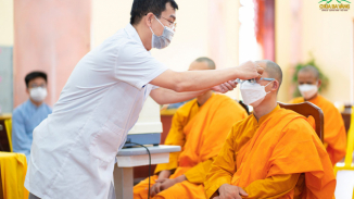 Công ty Tâm An Mỹ thực hành bố thí, cúng dường theo lời Phật dạy