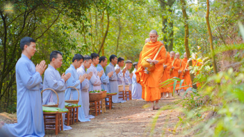 Nguyện tinh tấn trên con đường cầu đạo vô thượng - tự lợi, lợi tha