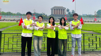 Ba Đình - Hà Nội: Tuổi trẻ Ba Vàng thăm lăng Bác nhân kỷ niệm ngày Thống nhất đất nước
