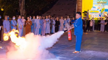 Tổ chức tập huấn phòng cháy chữa cháy - chuẩn bị khóa tu mùa hè chùa Ba Vàng 2022