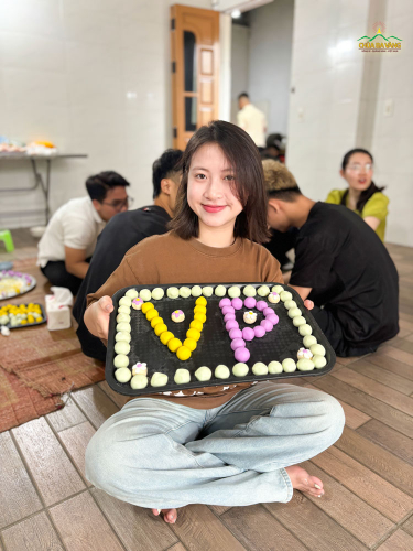 Mỗi chiếc bánh trôi đều được làm bởi sự khéo léo, cẩn thận giữ nguyên hương vị truyền thống.