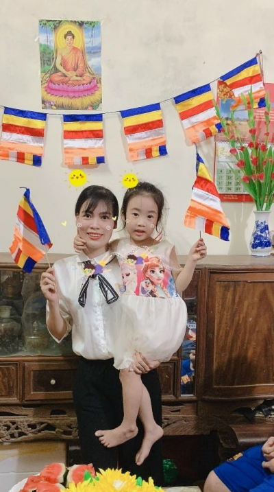 Chị Nguyễn Thị Thảo và bé Hà Kiều My đã tự mình kiểm chứng sự linh nghiệm khi tham gia lễ trai đàn chẩn tế