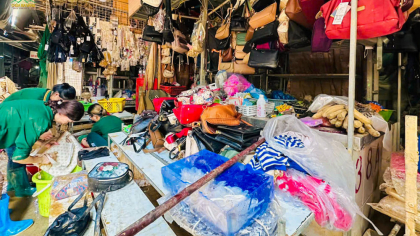 Phật tử CLB Cúc Vàng - Tập Tu Lục Hòa hỗ trợ dọn dẹp, khắc phục sau bão số 10