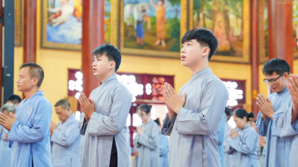 Tuổi trẻ thực hành sám hối trong Pháp đàn Lương Hoàng Bảo Sám 2025