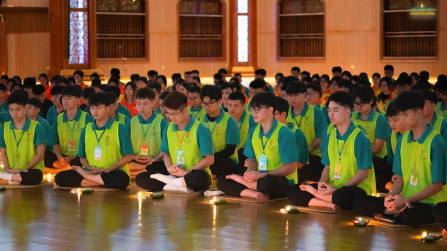 Tĩnh lặng bên hương trà thơm: Tuổi trẻ chúng mình đã có một ngày an yên như thế…