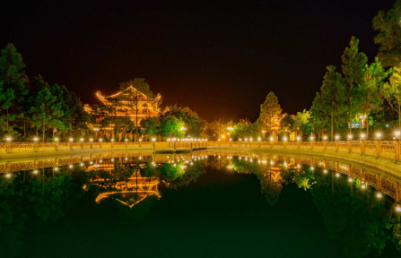 Chốn bình yên - Hồ Tịnh Tâm chùa Ba Vàng