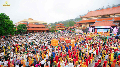 Chùa Ba Vàng long trọng tổ chức Đại lễ Phật Đản 2025 – Hòa nhịp cùng Vesak Liên Hợp Quốc