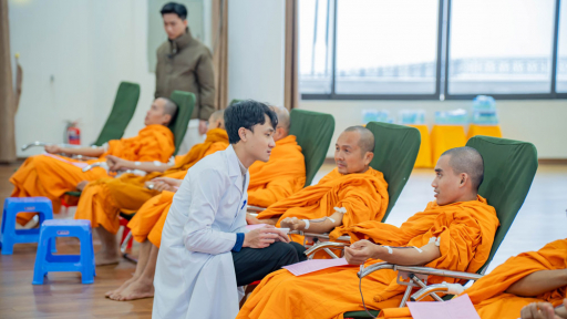 Hiến máu cứu người: Trao giọt hồng yêu thương - Gắn kết nhịp đập nhân ái