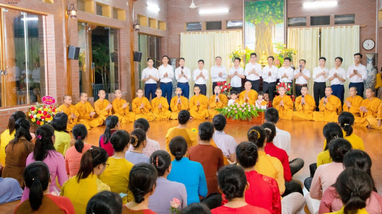 [Video] Phật tử chùa Ba Vàng kính tri ân Sư Phụ cùng Chư Tôn Đức Tăng nhân dịp 20/11