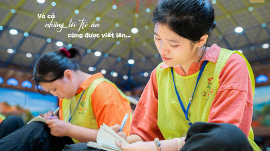 Học cách yêu thương lúc cha mẹ còn bên: Hành trình quay về tâm hiếu của tuổi trẻ Ba Vàng