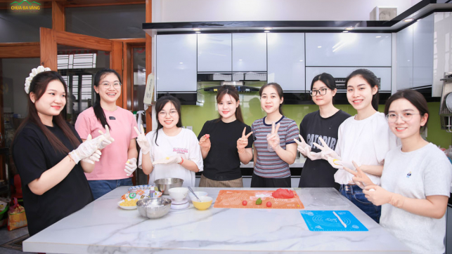 Tuổi trẻ đón Tết Hàn Thực