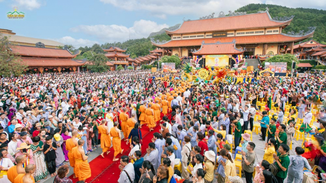 Đại lễ Phật đản chùa Ba Vàng 2024: Lan tỏa những giá trị của Phật giáo