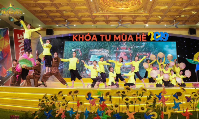 Tiết mục: Hương sắc Việt Nam - Khóa tu mùa hè chùa Ba Vàng 2019